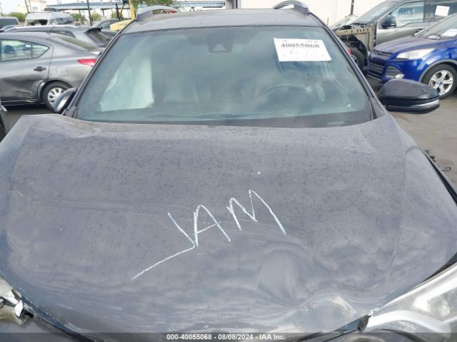 2T3NFREV1JW491219 Toyota RAV4 SE