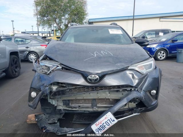 2T3NFREV1JW491219 Toyota RAV4 SE