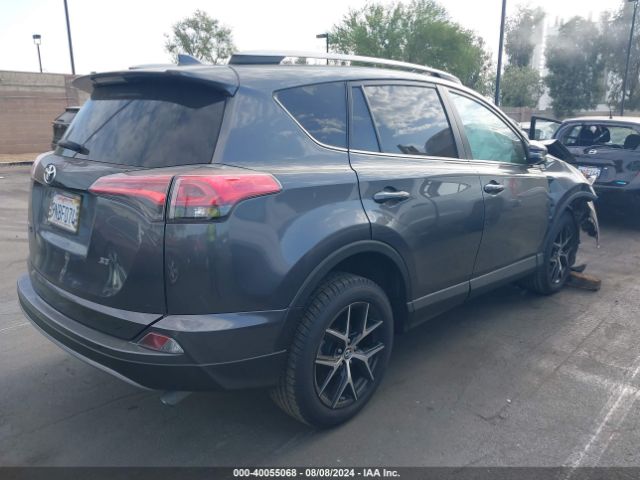 2T3NFREV1JW491219 Toyota RAV4 SE
