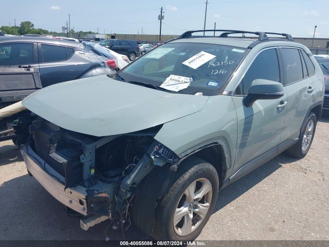 Toyota Rav4 Xle 2019 JTMW1RFV6KJ003688 Image 2