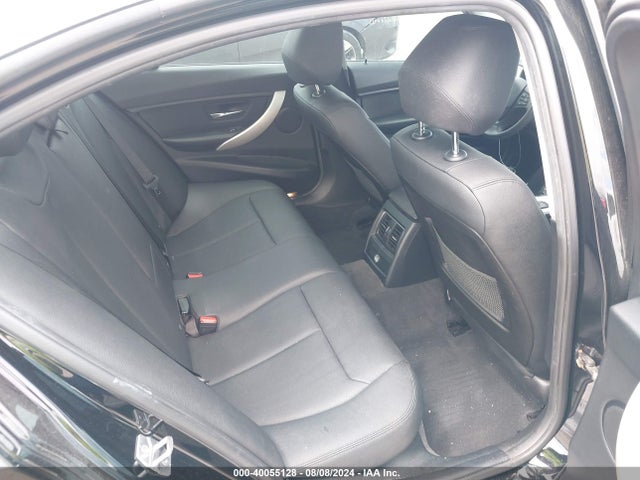 BMW 320i 2017 WBA8A9C56HK620067 Image 8