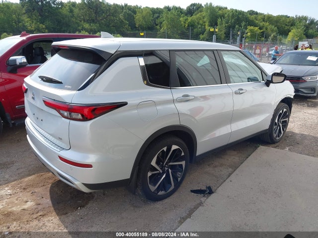 2023 MITSUBISHI OUTLANDER JA4J4UA88PZ053839 Photo 3