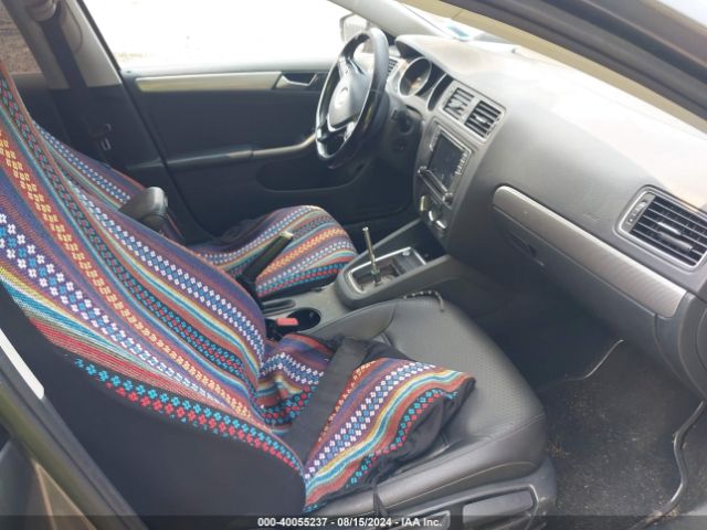 3VWB67AJ9HM390979 Volkswagen JETTA SE