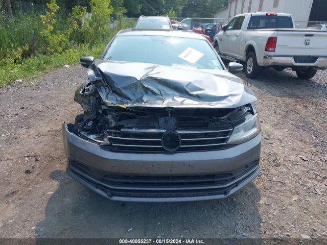 3VWB67AJ9HM390979 Volkswagen JETTA SE