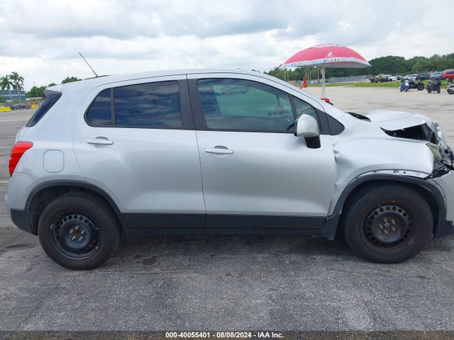 Chevrolet TRAX LS 2018 3GNCJKSB3JL383691 Image 14