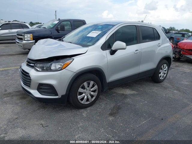 Chevrolet TRAX LS 2018 3GNCJKSB3JL383691 Image 2