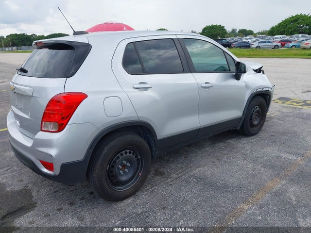 Chevrolet TRAX LS 2018 3GNCJKSB3JL383691 Image 4
