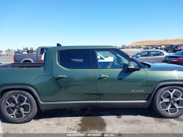 Rivian R1t Adventure 2022 7FCTGAAAXNN014174 Image 14