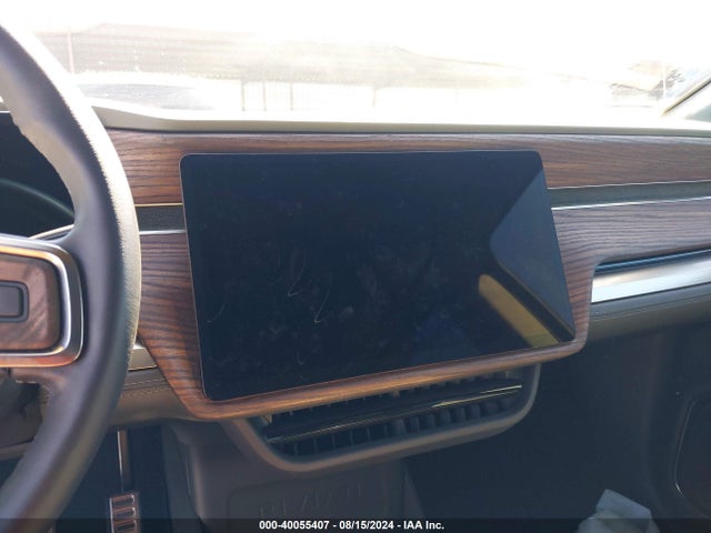 Rivian R1t Adventure 2022 7FCTGAAAXNN014174 Image 20