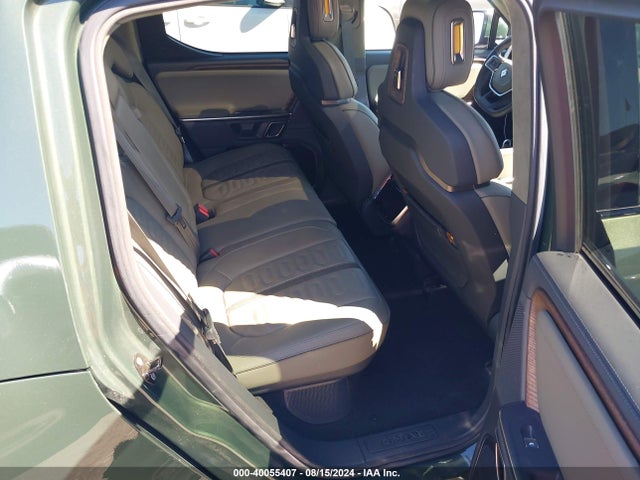 Rivian R1t Adventure 2022 7FCTGAAAXNN014174 Image 8