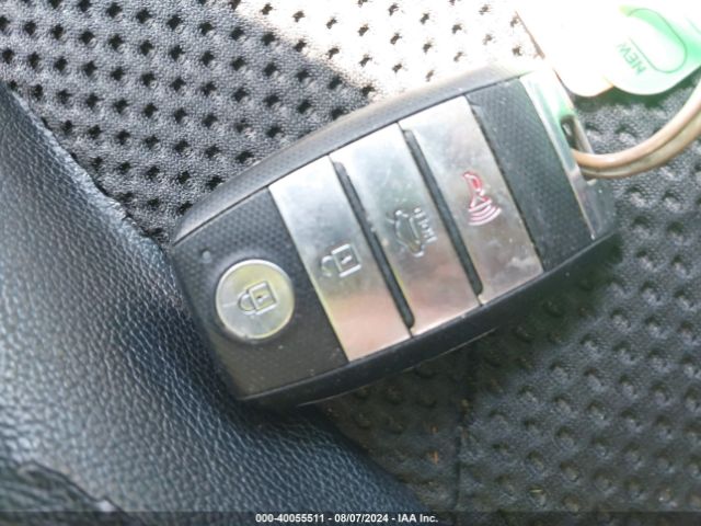 5XXGT4L33KG297687 KIA Optima S