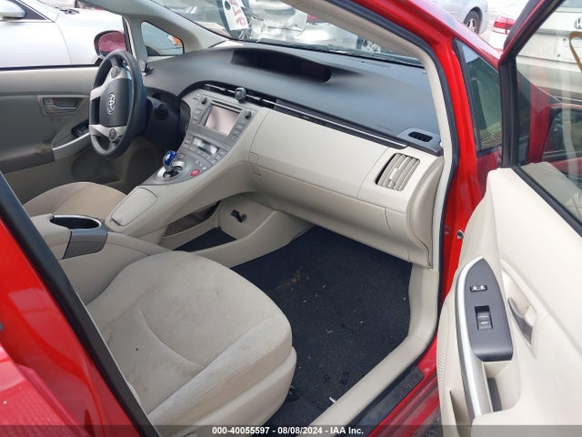 Toyota Prius Two 2014 JTDKN3DU7E1740929 Image 5