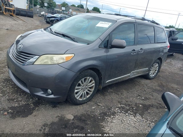 Toyota Sienna Xle/limited 2014 5TDYK3DC6ES409613 Image 2