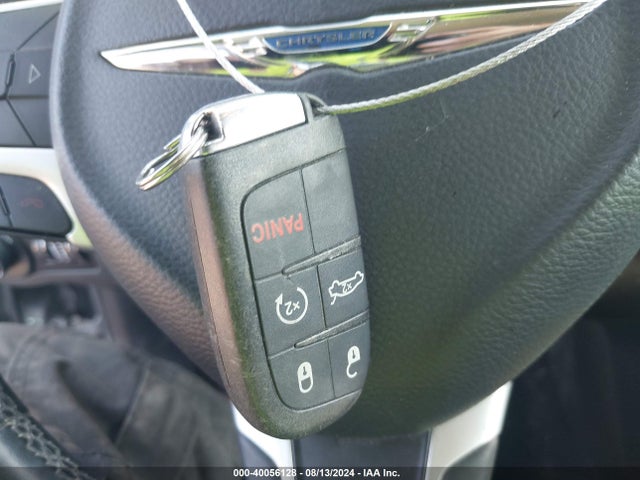 Chrysler 200 C 2015 1C3CCCCG8FN515407 Image 11