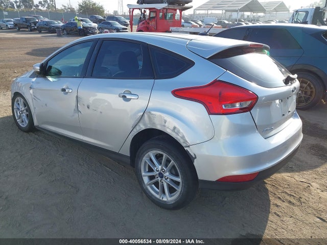 Ford FOCUS SE 2016 1FADP3K22GL351763 Image 3