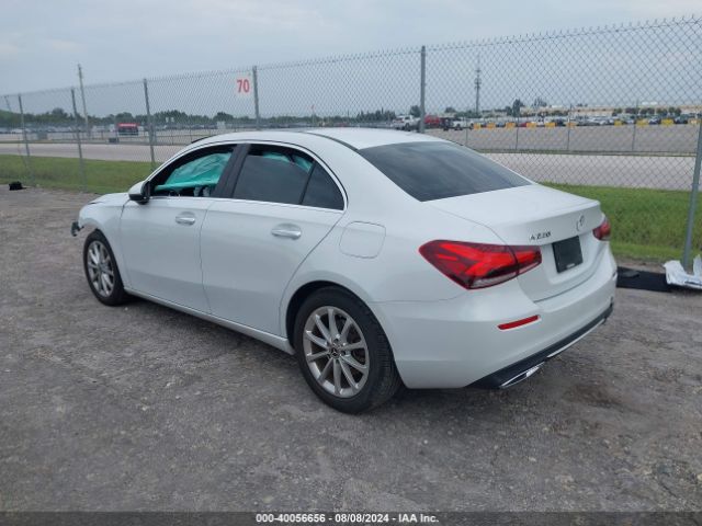 WDD3G4EB3LW040106 Mercedes-Benz A 220