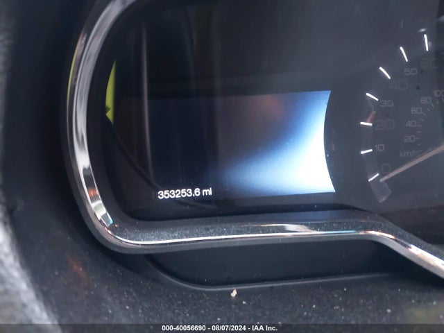 2LMHJ5NK0EBL54775 Lincoln Mkt Livery