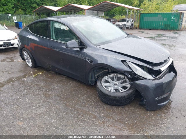 2024 TESLA MODEL Y 7SAYGDEE8RA271588 Photo 0