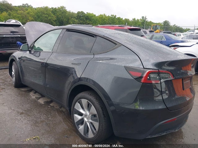 2024 TESLA MODEL Y 7SAYGDEE8RA271588 Photo 2