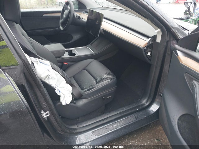 2024 TESLA MODEL Y 7SAYGDEE8RA271588 Photo 4