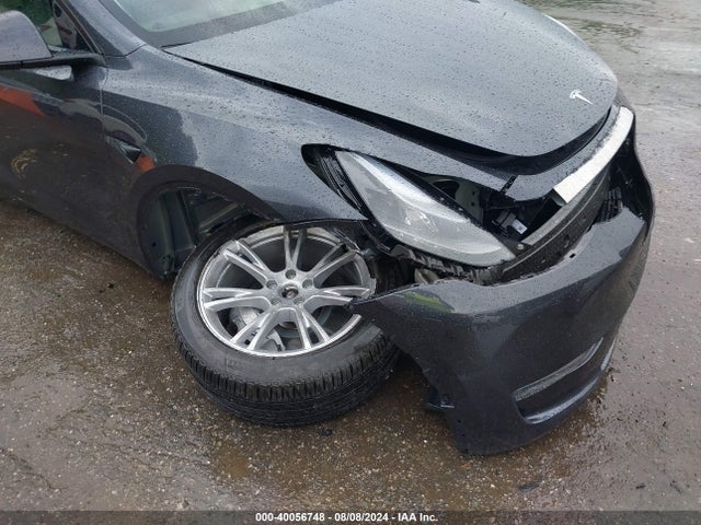 2024 TESLA MODEL Y 7SAYGDEE8RA271588 Photo 5