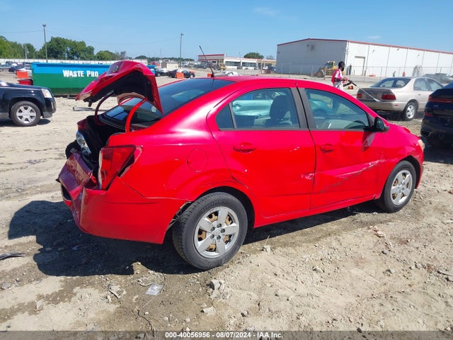 Chevrolet Sonic Ls Auto 2015 1G1JA5SH6F4220187 Image 4