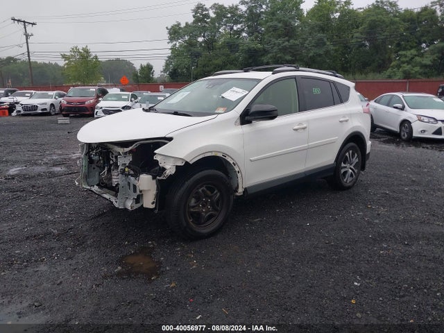 Toyota RAV4 LE 2018 JTMBFREV4JJ188842 Image 2