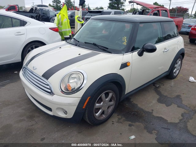 2009 MINI COOPER WMWMF33549TW74539 Photo 1