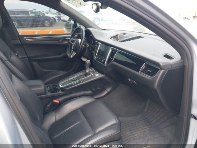 2018 PORSCHE MACAN WP1AA2A53JLB00809 Photo 4