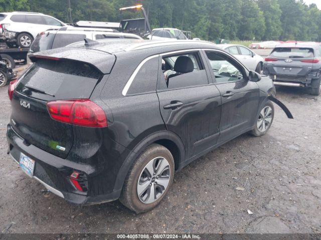 KNDCB3LC7N5511360 KIA NIRO LX