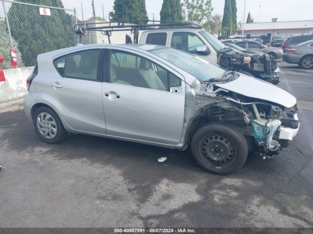 JTDKDTB31F1584174 Toyota Prius C One