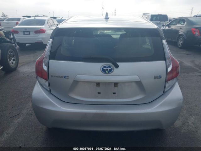 JTDKDTB31F1584174 Toyota Prius C One