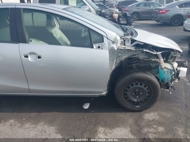 JTDKDTB31F1584174 Toyota Prius C One