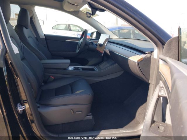 2024 TESLA MODEL Y 7SAYGDEE0RF129836 Photo 4