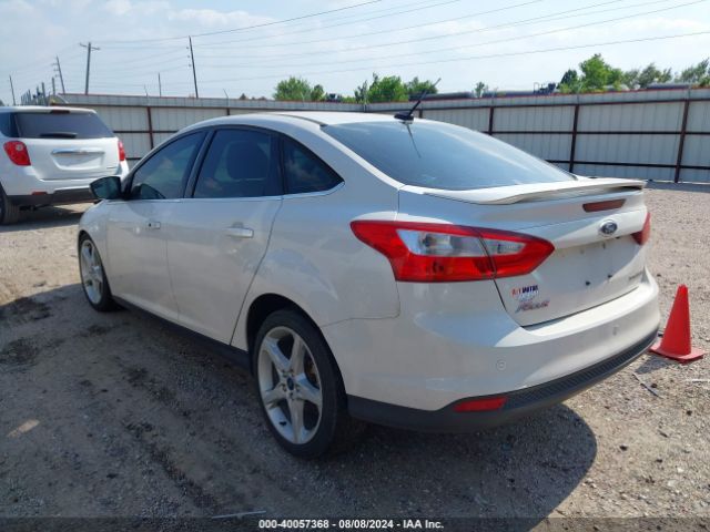 1FADP3J25EL439950 Ford Focus Titanium