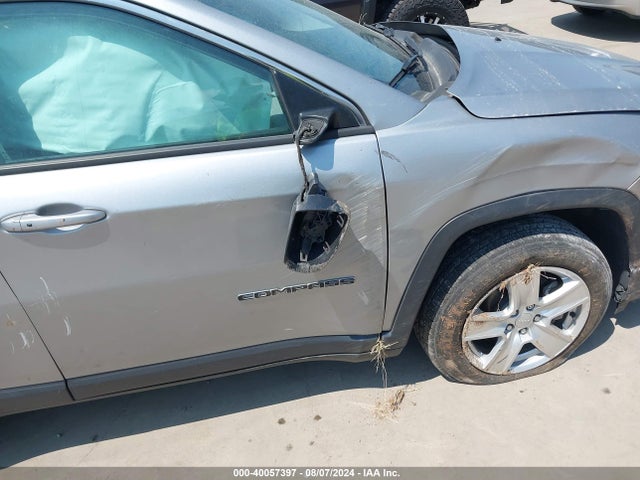 3C4NJCBB0NT139929 Jeep Compass Latitude Fwd