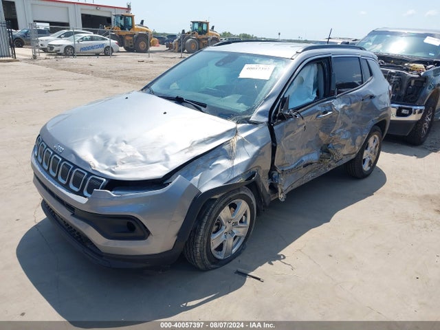 3C4NJCBB0NT139929 Jeep Compass Latitude Fwd