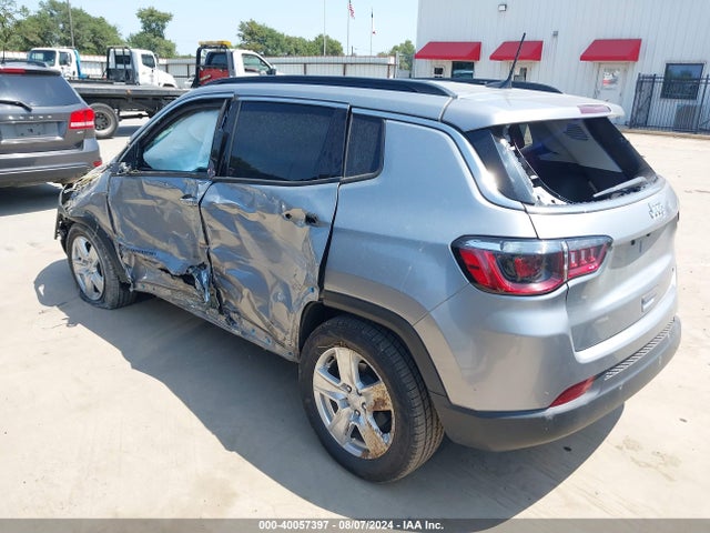 3C4NJCBB0NT139929 Jeep Compass Latitude Fwd