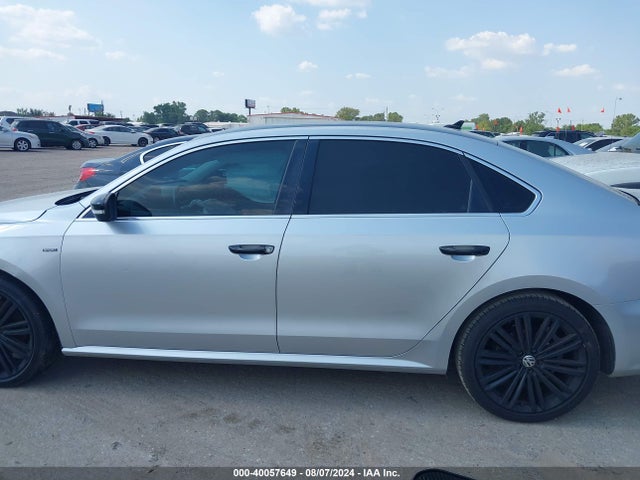 1VWBT7A35FC052164 Volkswagen Passat 1.8t Sport