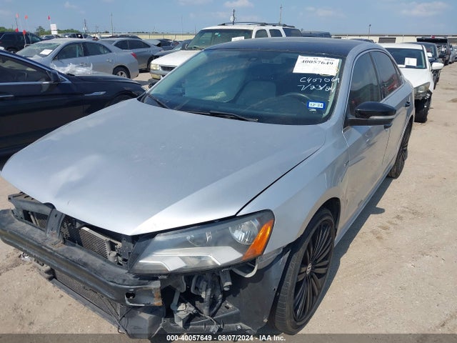 1VWBT7A35FC052164 Volkswagen Passat 1.8t Sport