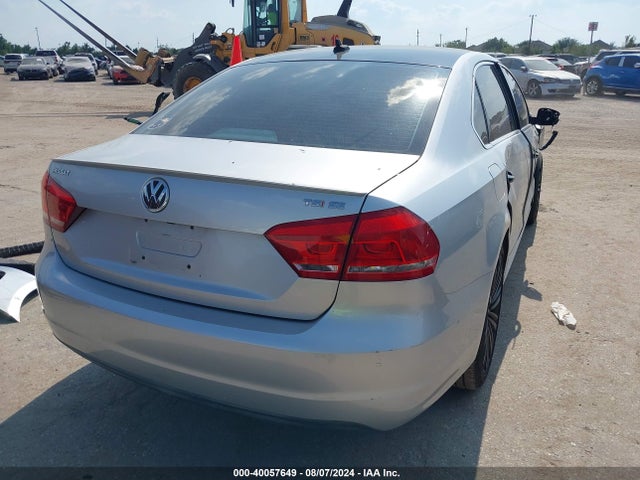 1VWBT7A35FC052164 Volkswagen Passat 1.8t Sport