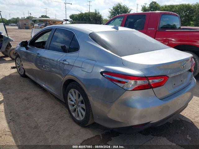 Toyota CAMRY LE 2020 4T1C11AK2LU917336 Image 3