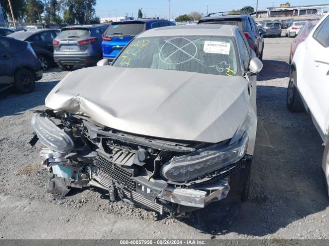 1HGCV1F95JA052201 Honda Accord Touring
