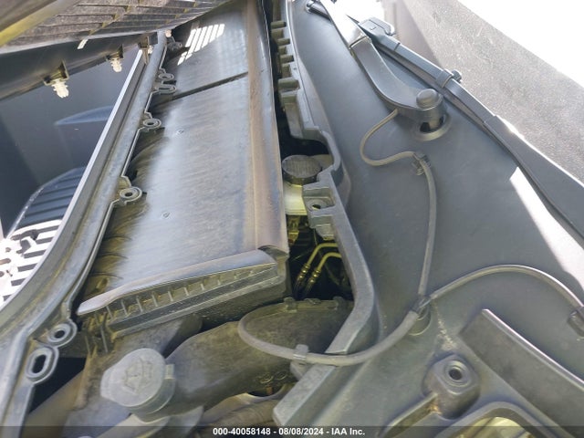 2021 TESLA MODEL Y 5YJYGDEF2MF240161 Photo 9