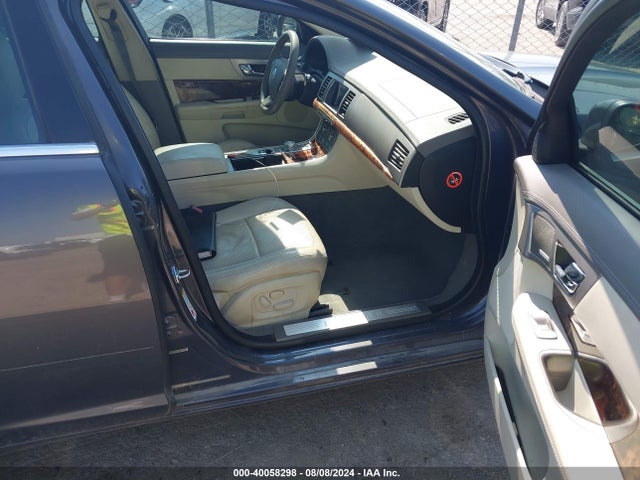 2009 JAGUAR XF SAJWA06B89HR36528 Photo 4