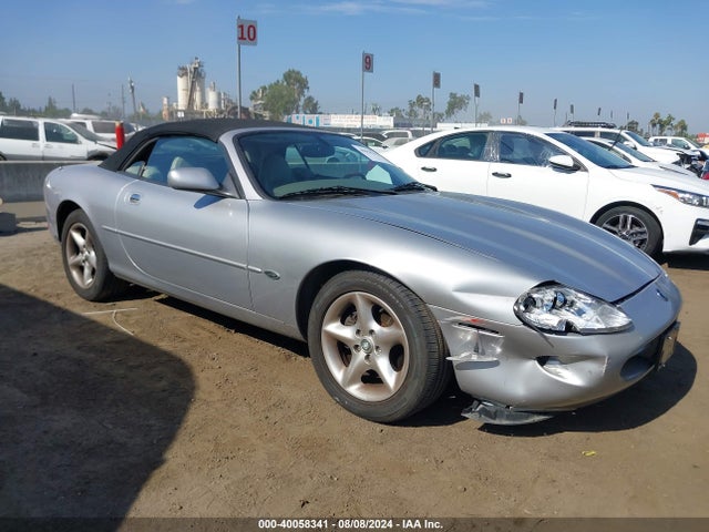2000 JAGUAR XK8 SAJJA42C2YNA07258 Photo 0