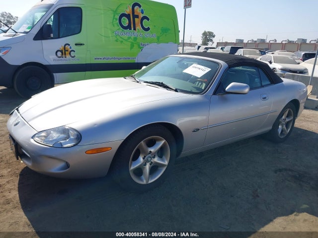 2000 JAGUAR XK8 SAJJA42C2YNA07258 Photo 1