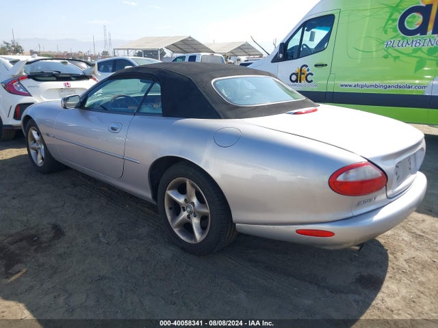2000 JAGUAR XK8 SAJJA42C2YNA07258 Photo 2