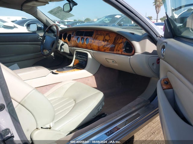 2000 JAGUAR XK8 SAJJA42C2YNA07258 Photo 4