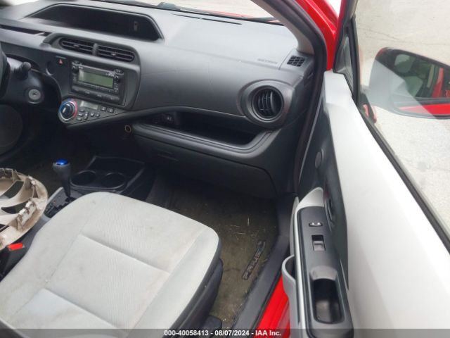 JTDKDTB36E1078936 Toyota Prius C One